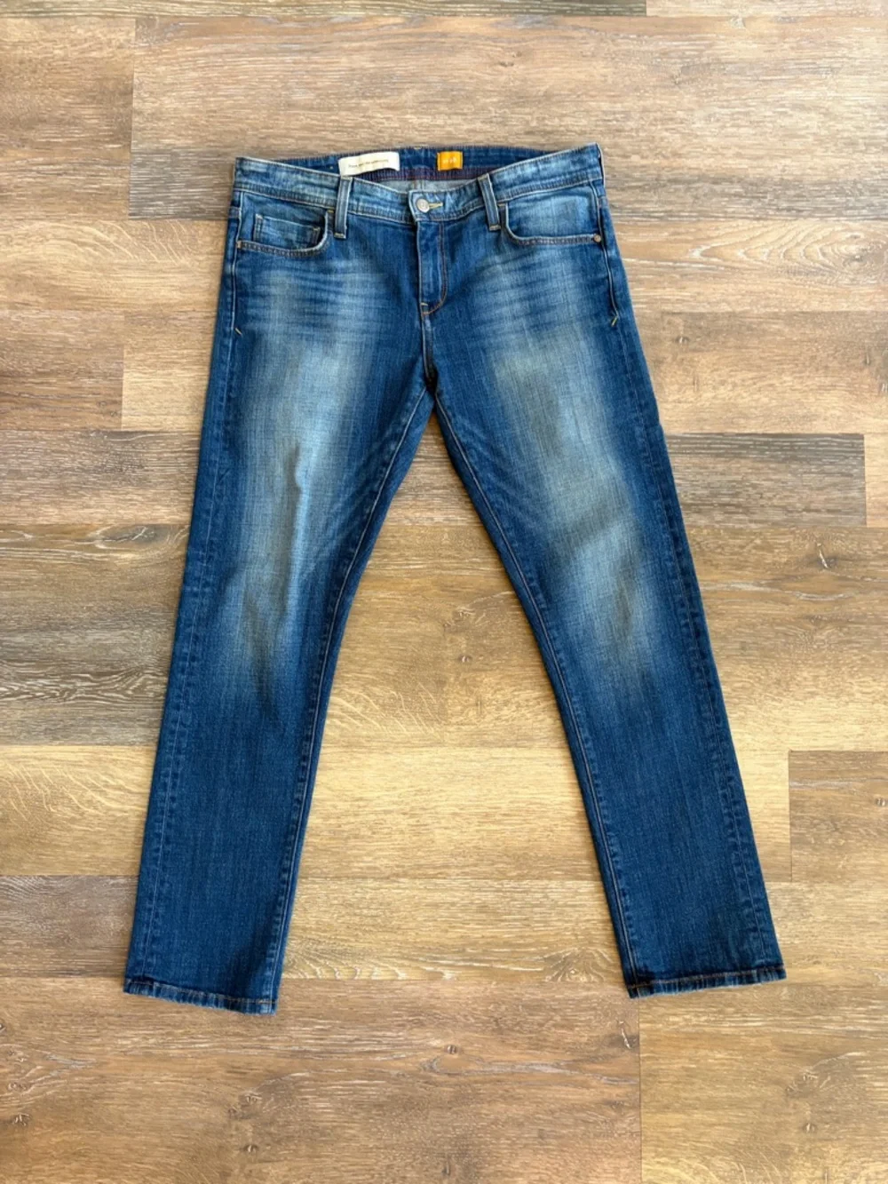 Pilcro and the Letterpress distressed mid rise straight leg jeans size 28
